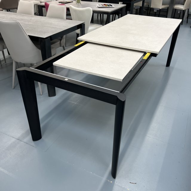 Connubia Calligaris Connubia Calligaris extending Lord table 160-220 x 85 with melamine top & ash smoke legs