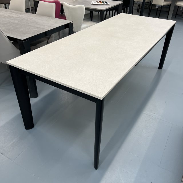 Connubia Calligaris Connubia Calligaris extending Lord table 160-220 x 85 with melamine top & ash smoke legs