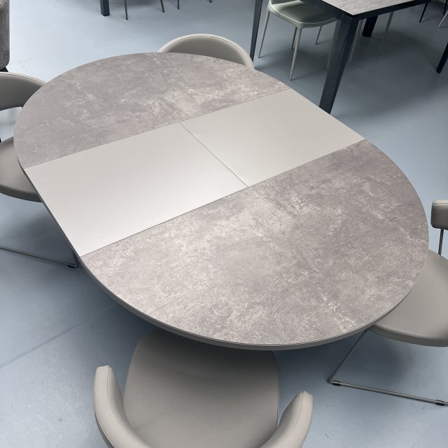 Connubia Giove ceramic table showing laminate extension leaf